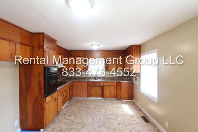 Building Photo - Great Home - New on The Market!!  Convenie...