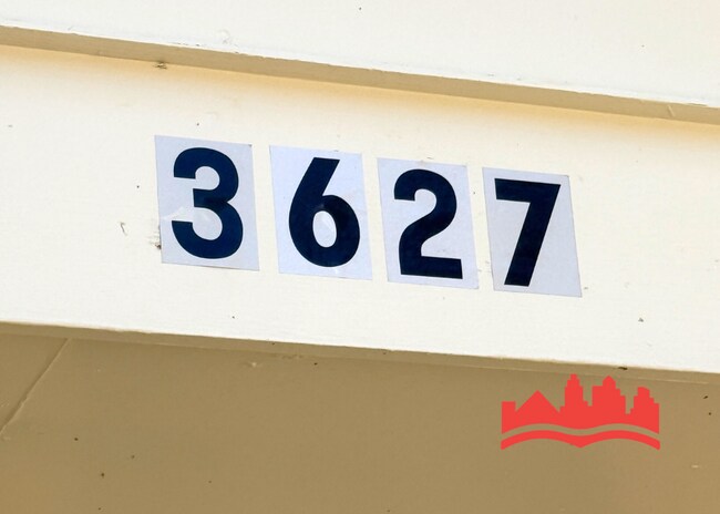 Foto del edificio - 3627 Royal Wood Dr