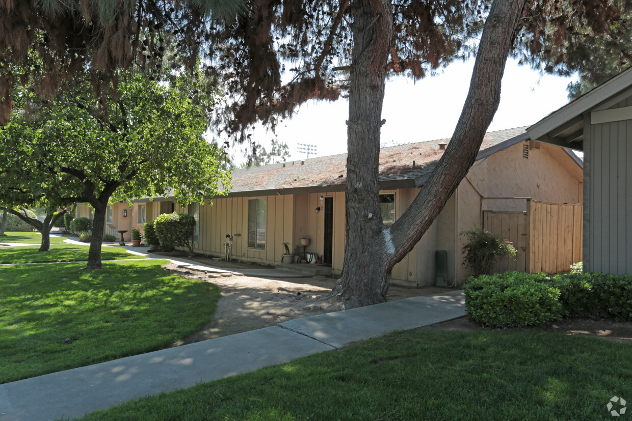 Primary Photo - Barstow Villa Apartments