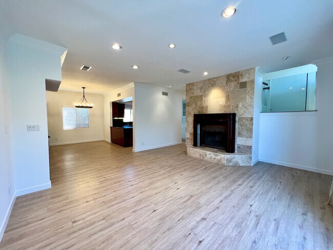 Livingroom - 1733 Brockton Ave