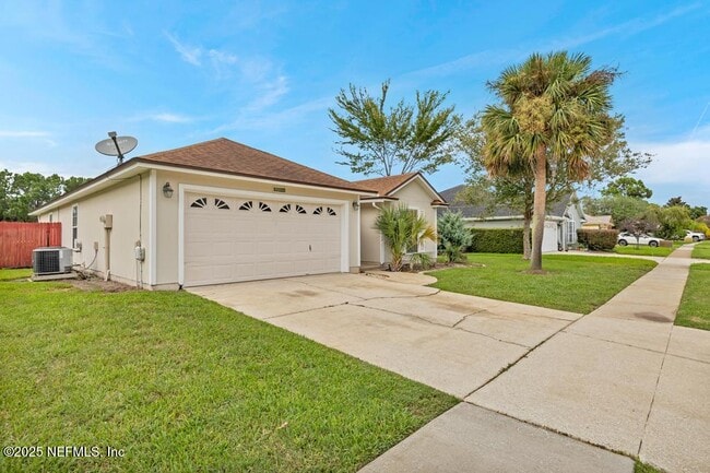 Building Photo - 12895 Bentwater Dr