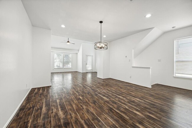 Building Photo - 3015 Polk St