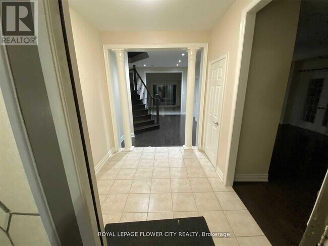 Photo du bâtiment - 38 Black Diamond Cres