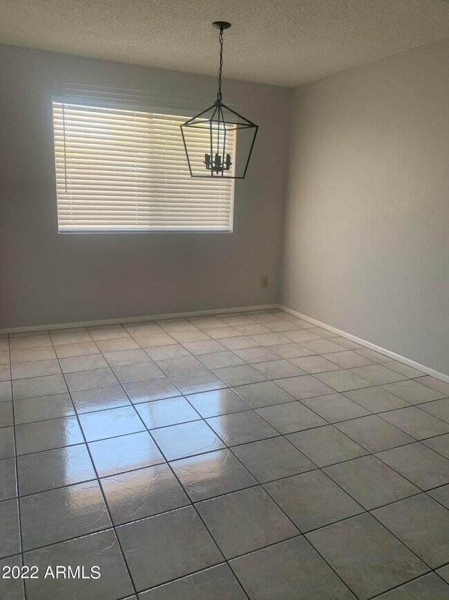 Foto del edificio - 4132 W Shangri La Rd