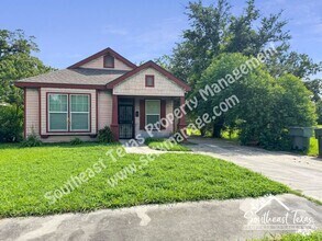 Building Photo - 820 Stilwell Blvd