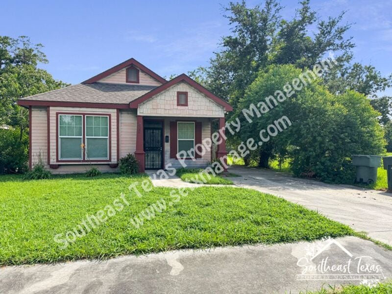 Primary Photo - 820 Stilwell Blvd