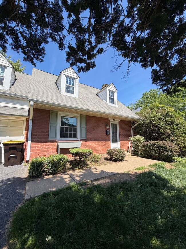 Building Photo - Charming Cape Cod Home for Rent in Paoli – Great Valley School District!