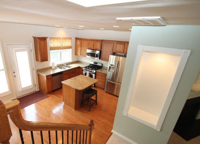 Building Photo - 8634 Macedonia Lake Dr