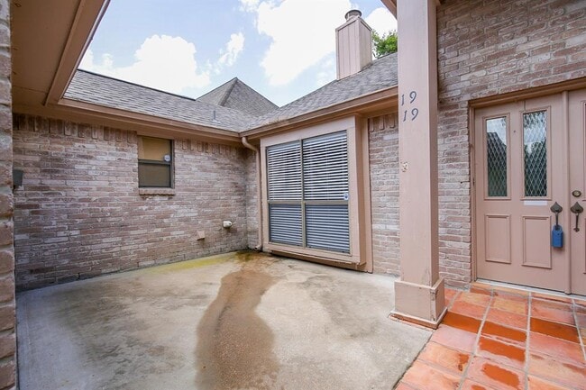Building Photo - 1919 Mayweather Ln