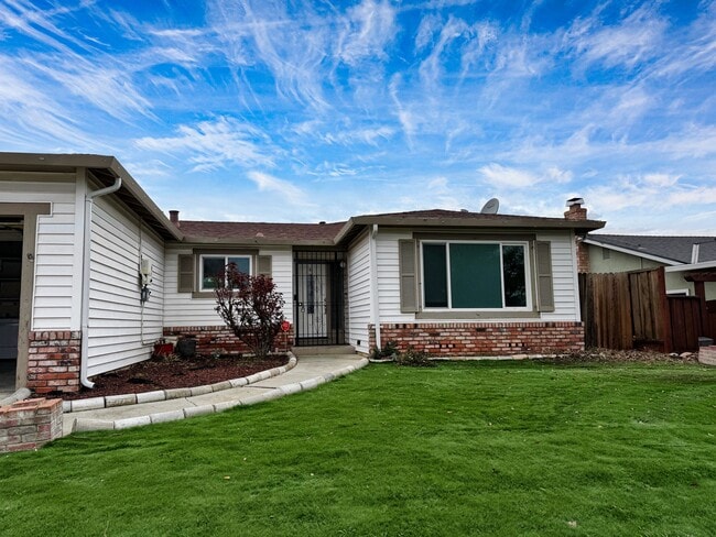 Foto del edificio - 4310 San Miguel Cir