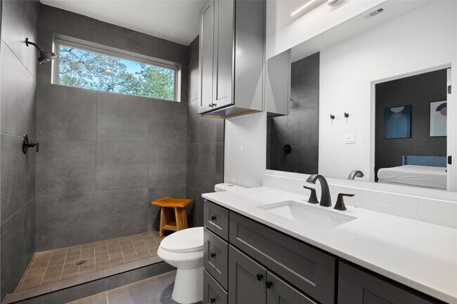 Foto del edificio - 13938 Bee Flower Ln