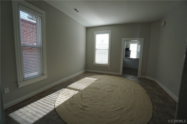 Building Photo - 2125 Grove Ave