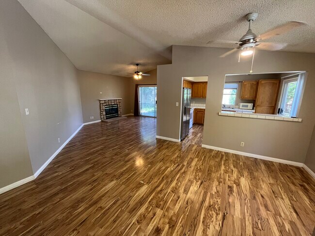 Foto del edificio - 1061 Shadelands Ct