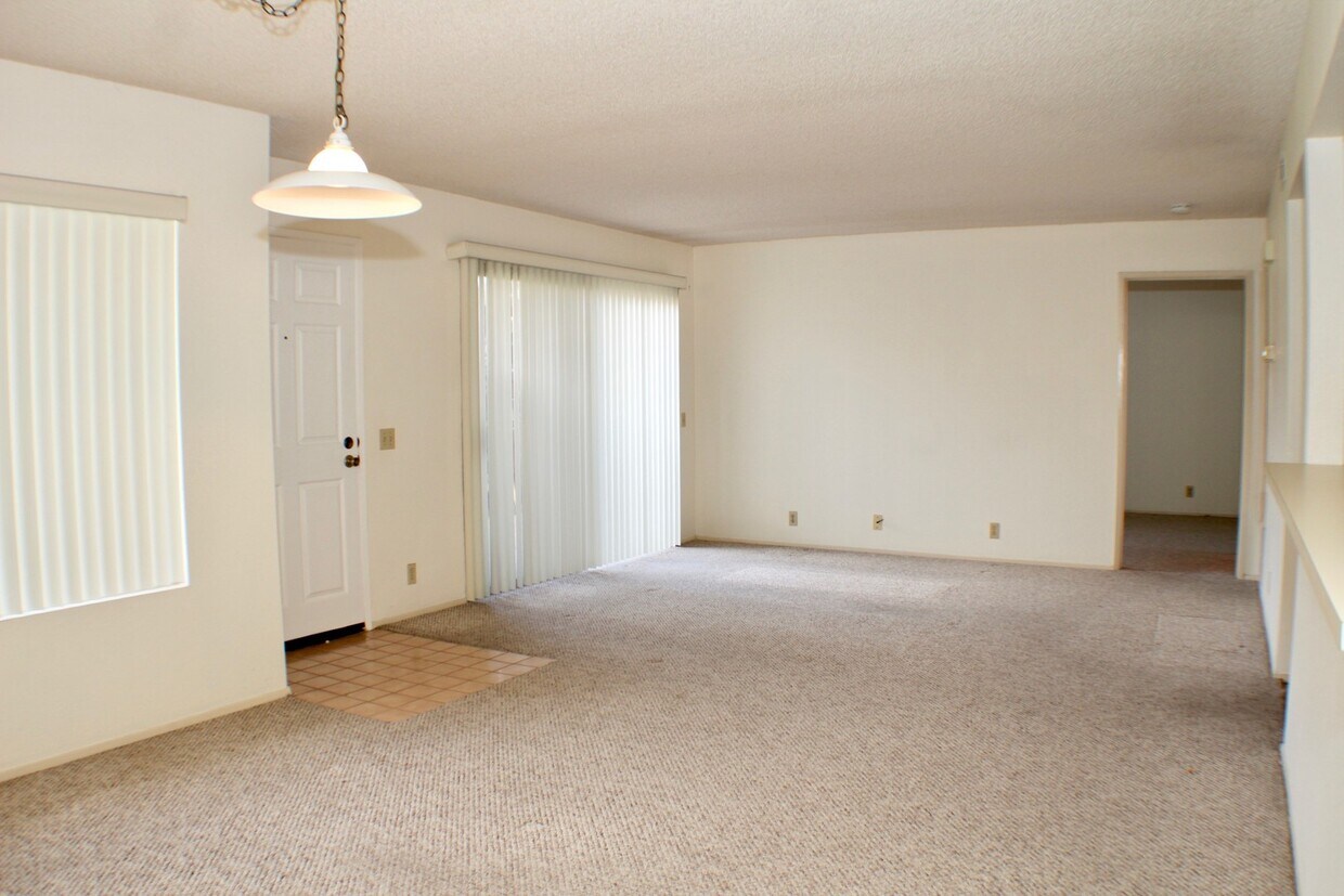 Large Dual Master Condo in UTC with parkin... Condo for Rent in San