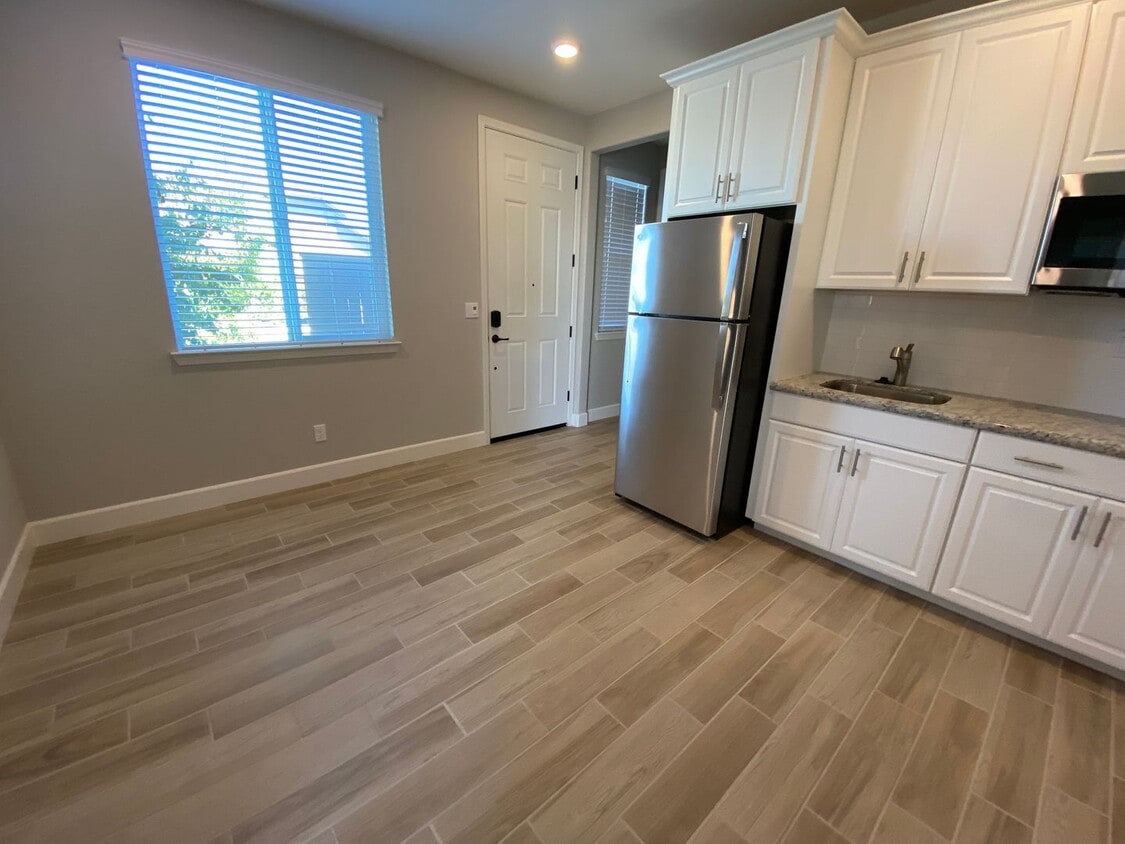 Primary Photo - Charming 1-bedroom 1-bathroom in-law unit