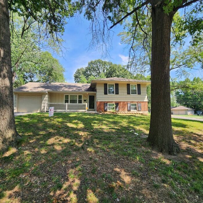 Primary Photo - Stylish 3 Bedrooms, 2 1/2 Bathroom, 1 Car ...