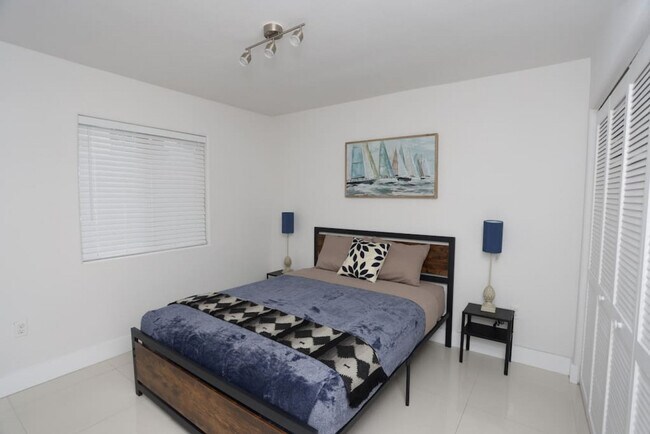 Foto del edificio - 1375 SW 6th St