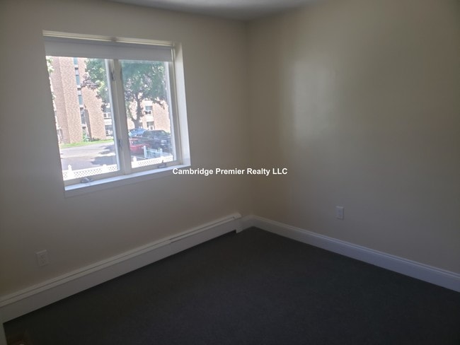 Building Photo - 21 Greenwood St