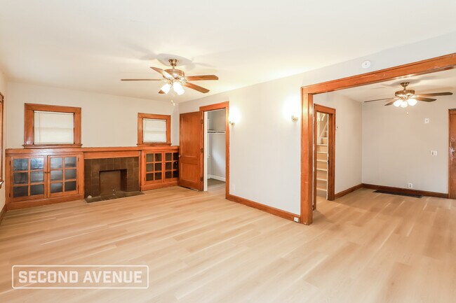 Foto del edificio - 1516 E 50th Terrace
