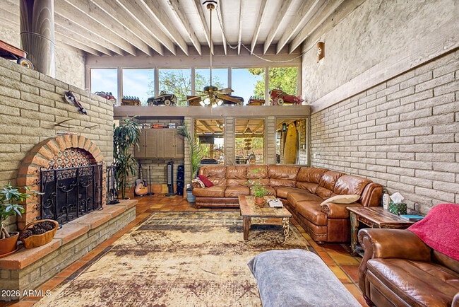 Building Photo - 6510 E Dixileta Dr