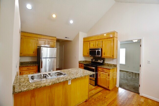 Building Photo - 1522 Theresa Dr