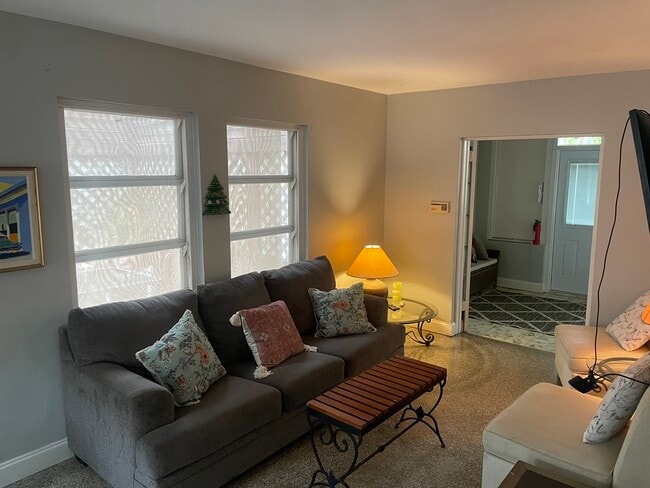 Living room - 1505 White St