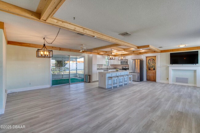 Foto del edificio - 3041 N Oleander Ave