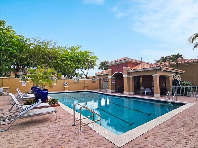 Foto del edificio - 6201 NW 114th Pl