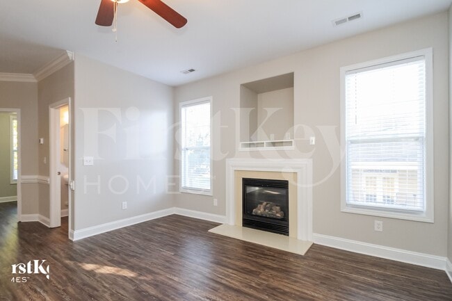 Building Photo - 221 Bridgewater Dr
