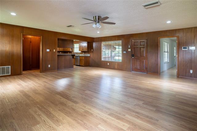 Foto del edificio - 1308 Oak Dr