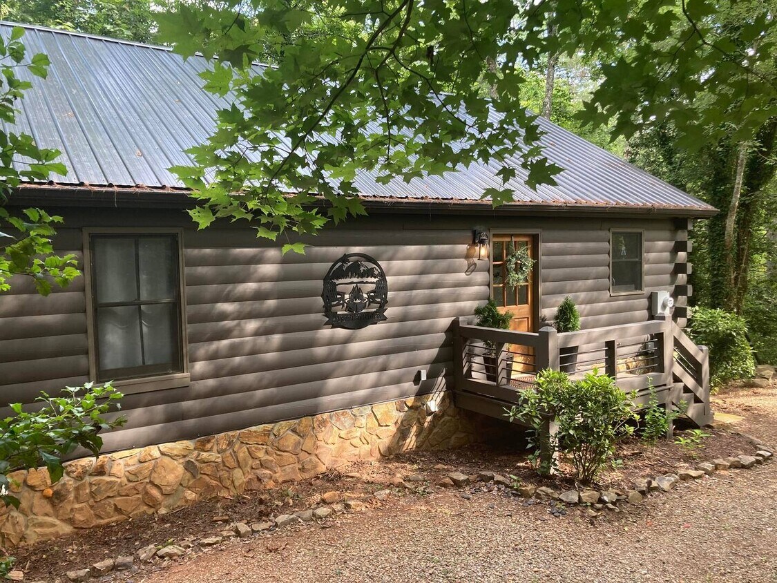 Primary Photo - 347 Dowd Rd