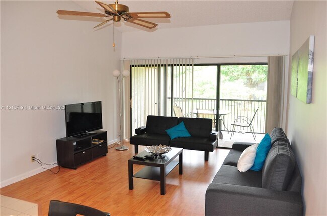 Foto del edificio - 2257 SW 15th St