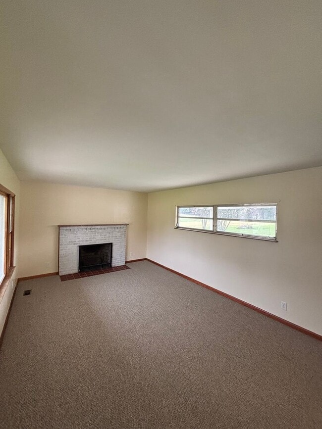 Photo - 6617 Brackett Rd House