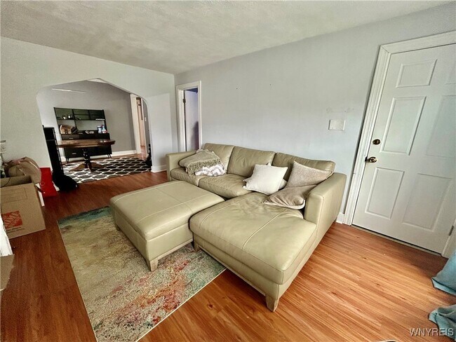 Foto del edificio - 597 Englewood Ave