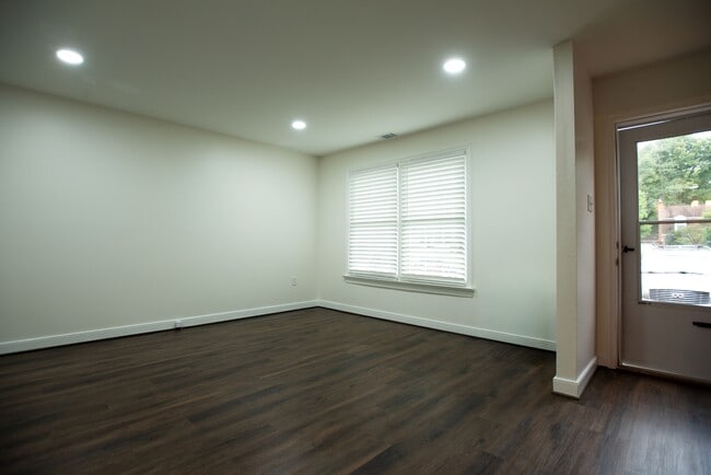 Foto del edificio - 2109 Lauderdale Dr