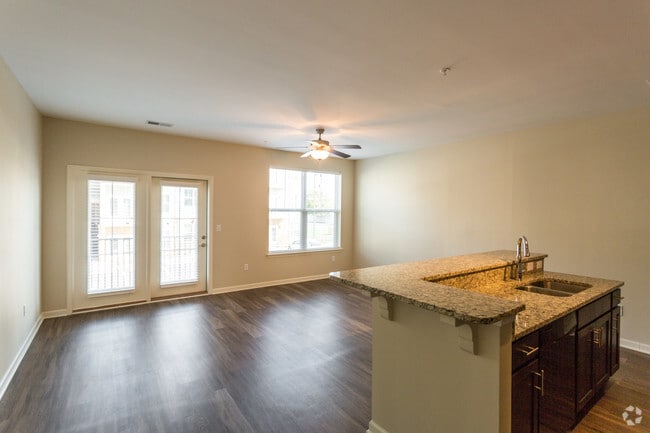 1HAB, 1BA - 800 ft² - Sala de estar - Madison Crest