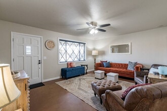 Building Photo - 1034 E Las Palmaritas Dr