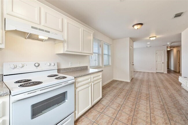 Foto del edificio - 12133 Stone E Dr