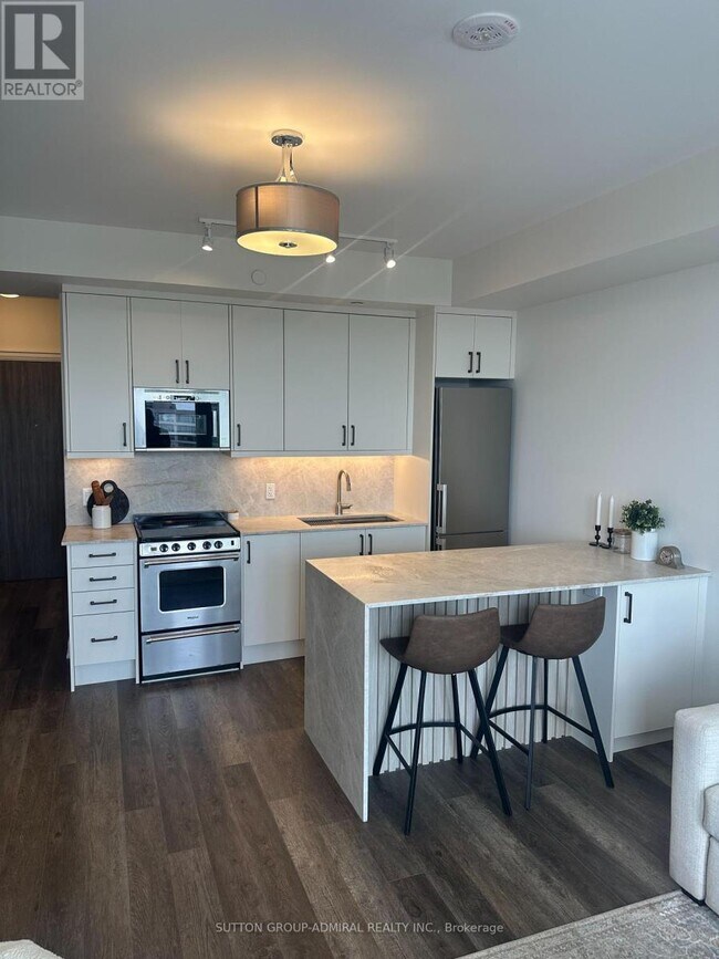 Building Photo - 20 Gatineau Dr