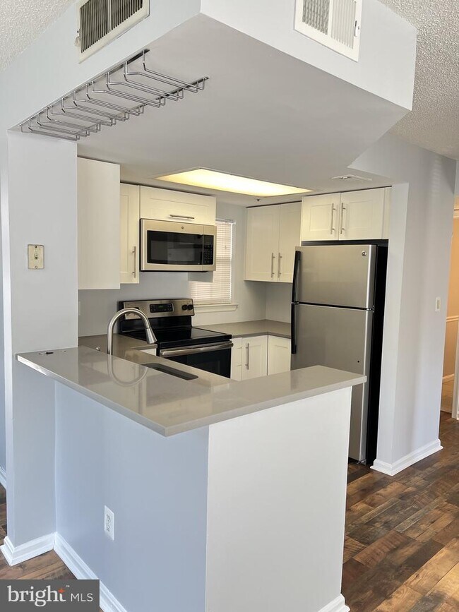 Foto del edificio - 15843 Easthaven Ct