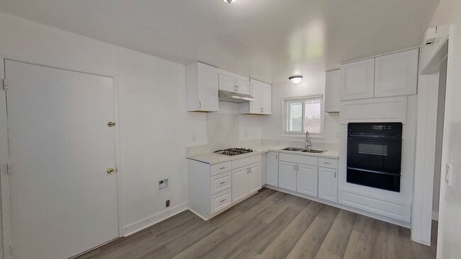 Building Photo - Beautiful Remodeled Four Bedroom Home in G...