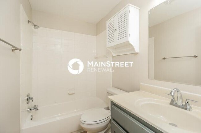 Foto del edificio - 4 Bedroom Pet-Friendly Home in Oklahoma Ci...