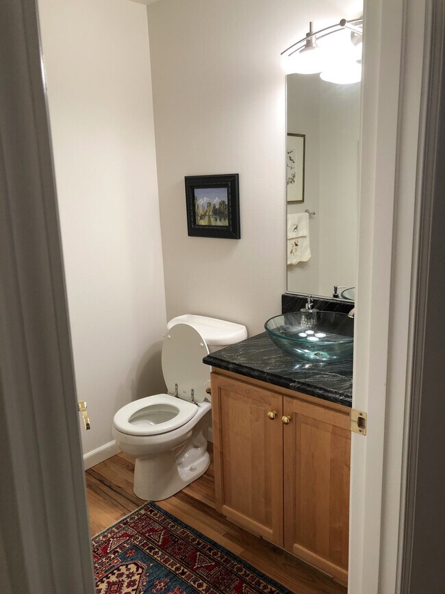 Foto del edificio - Beautiful 3 bedroom 2.5 Bath in North Corv...