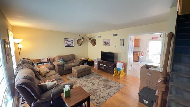 Building Photo - 2 Bedroom Townhome in Elizabethtown!
