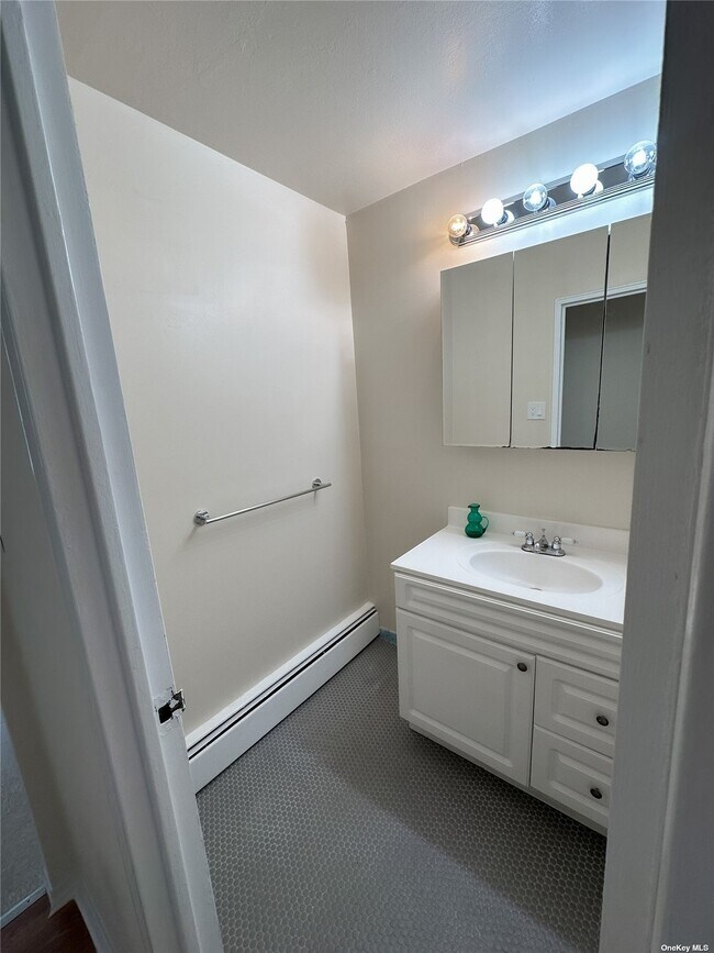 Foto del edificio - 37-24 Brookside St