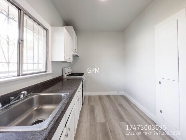 Foto del edificio - 1842 1/2 Glendale Blvd-2