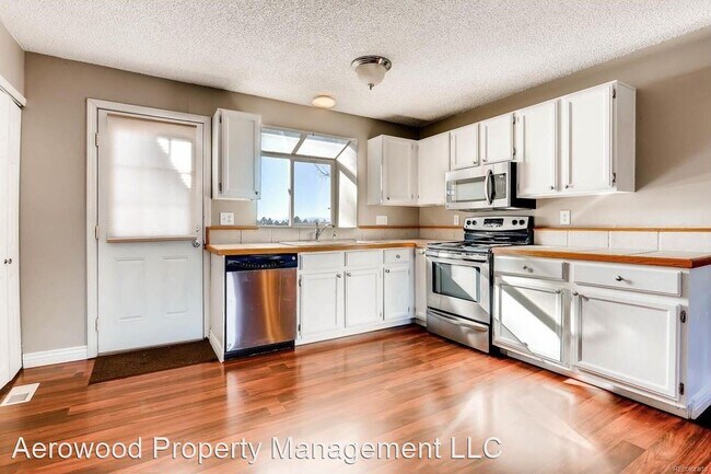 Foto del edificio - 16996 E Piedmont Dr