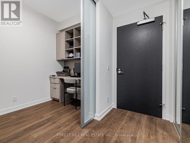 Building Photo - 609 Avenue Rd