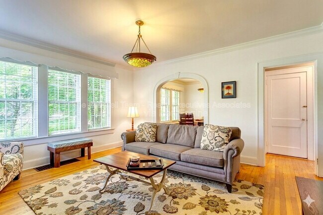 Foto del edificio - 438 McNabb Ave