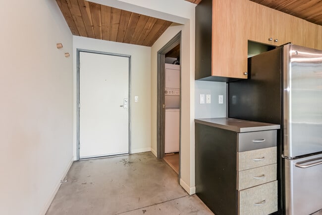 Building Photo - 1812 19th Ave